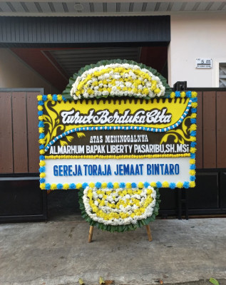Papan Bunga Duka di Curug Mekar